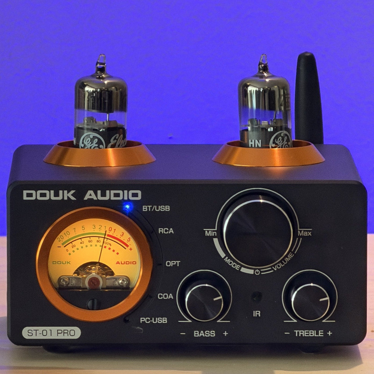 Douk Audio ST-01 PRO, amplificador híbrido a válvulas con VU meter